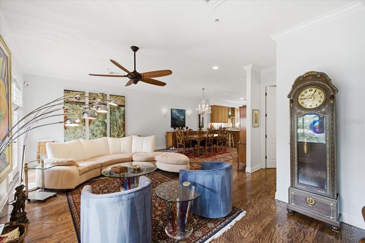 114 E DAVIS BLVD #8