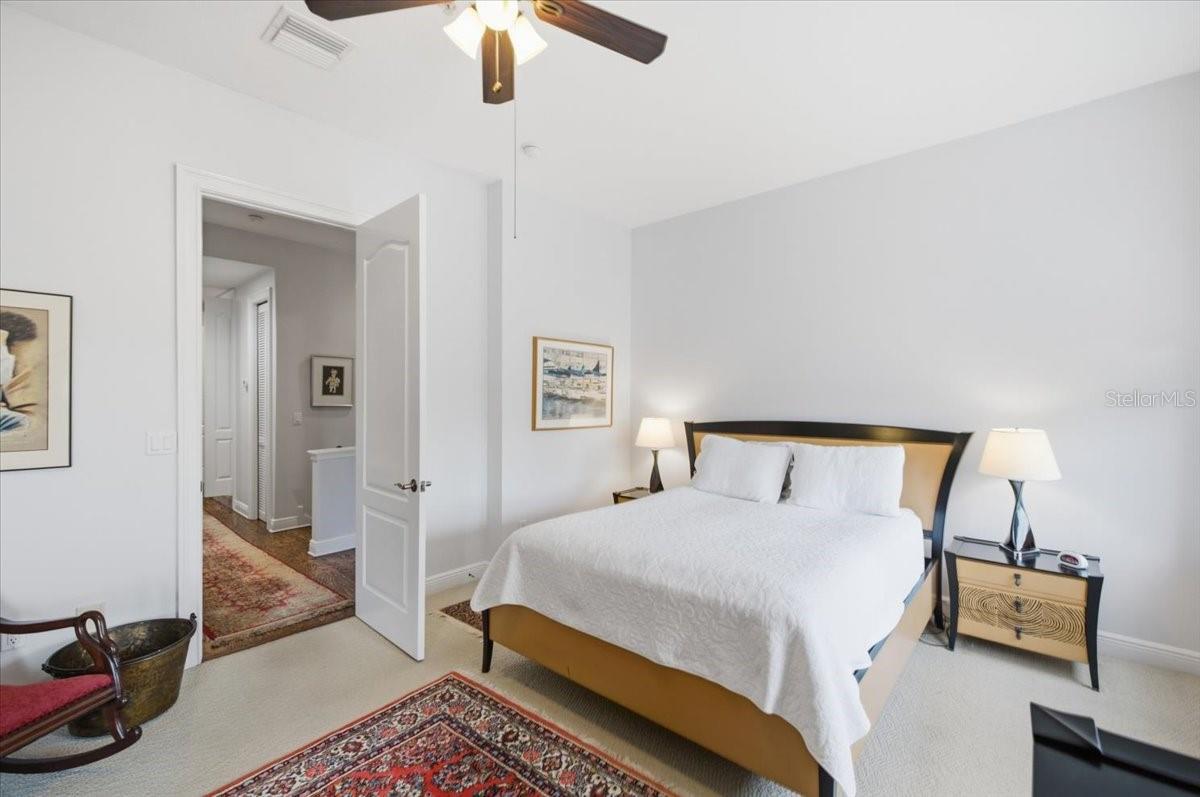 114 E DAVIS BLVD #8