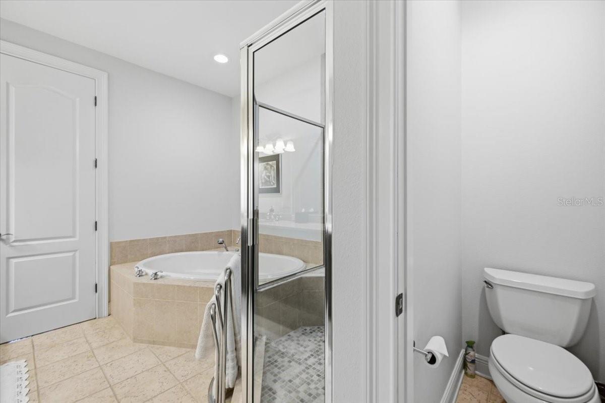 114 E DAVIS BLVD #8
