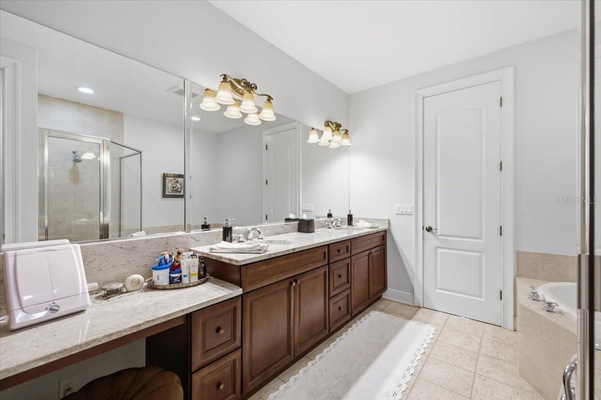 114 E DAVIS BLVD #8