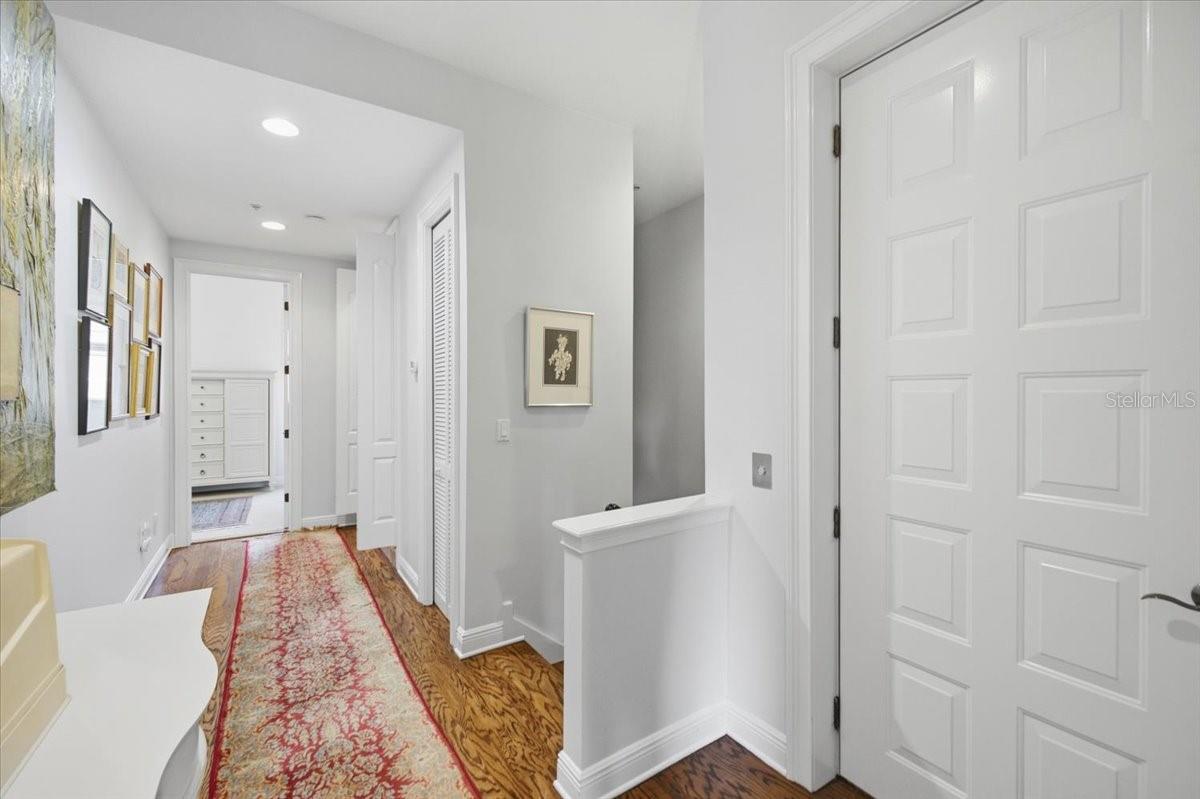 114 E DAVIS BLVD #8
