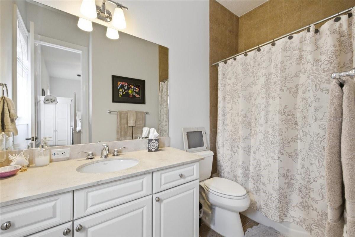 114 E DAVIS BLVD #8