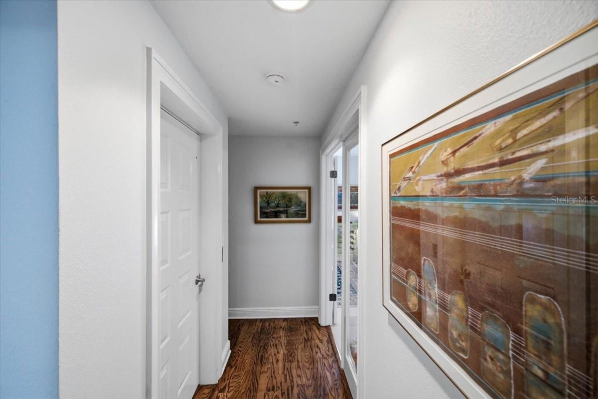 114 E DAVIS BLVD #8