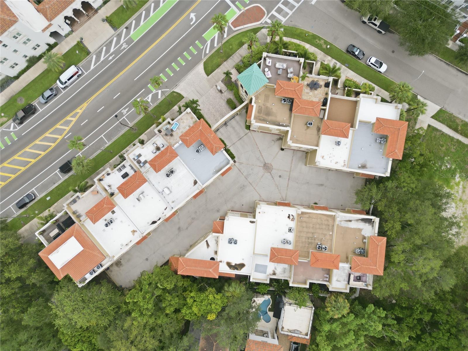 114 E DAVIS BLVD #8
