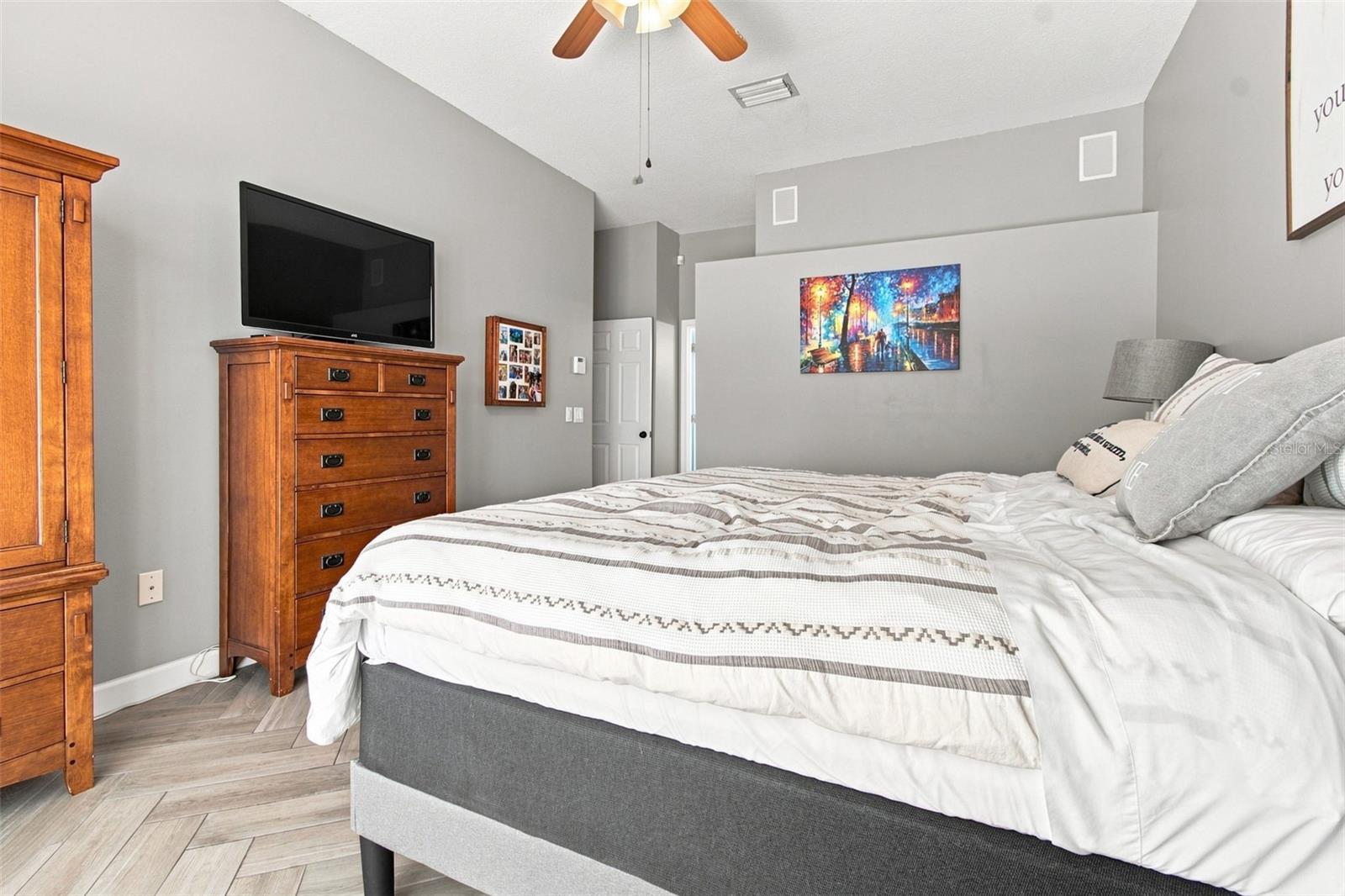 2244 GROVELAND DR