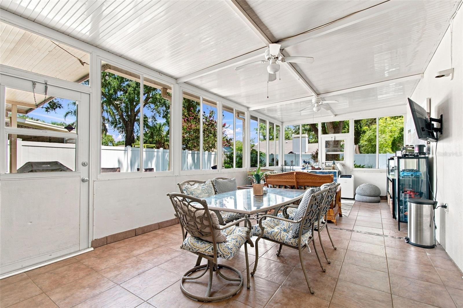 2244 GROVELAND DR
