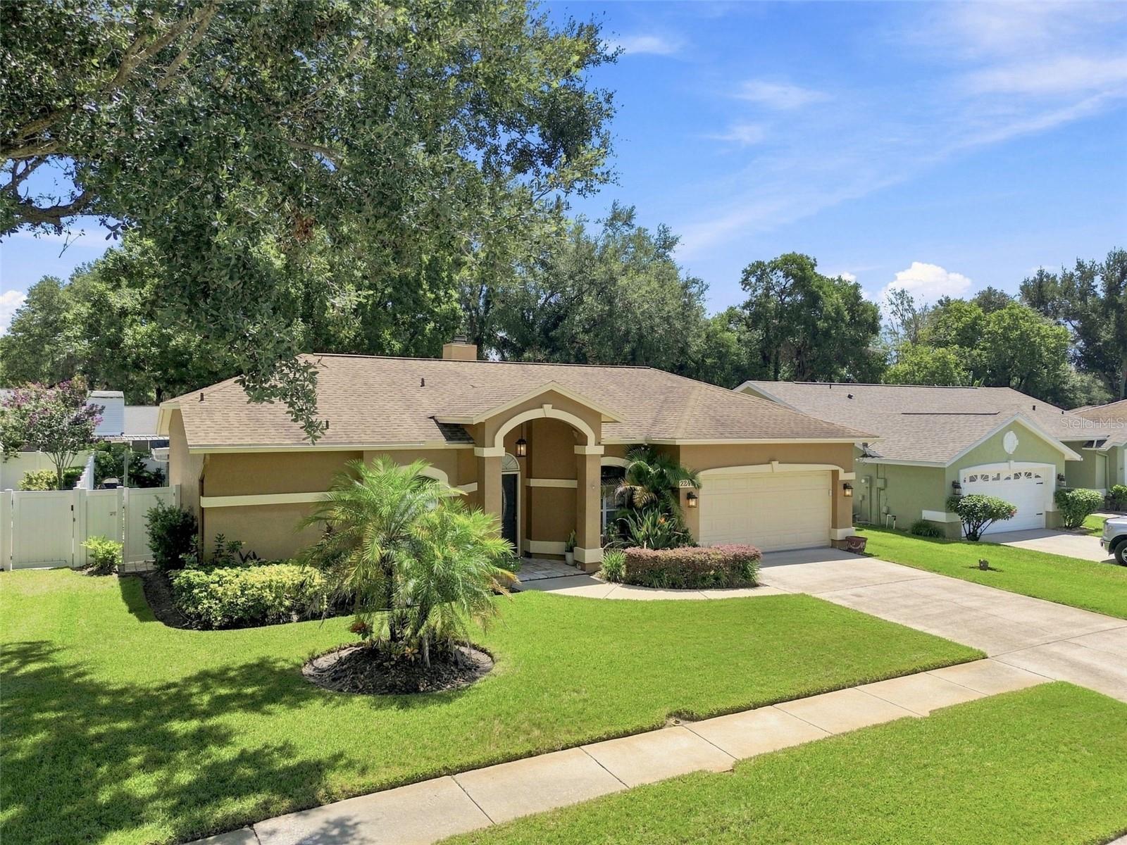 2244 GROVELAND DR