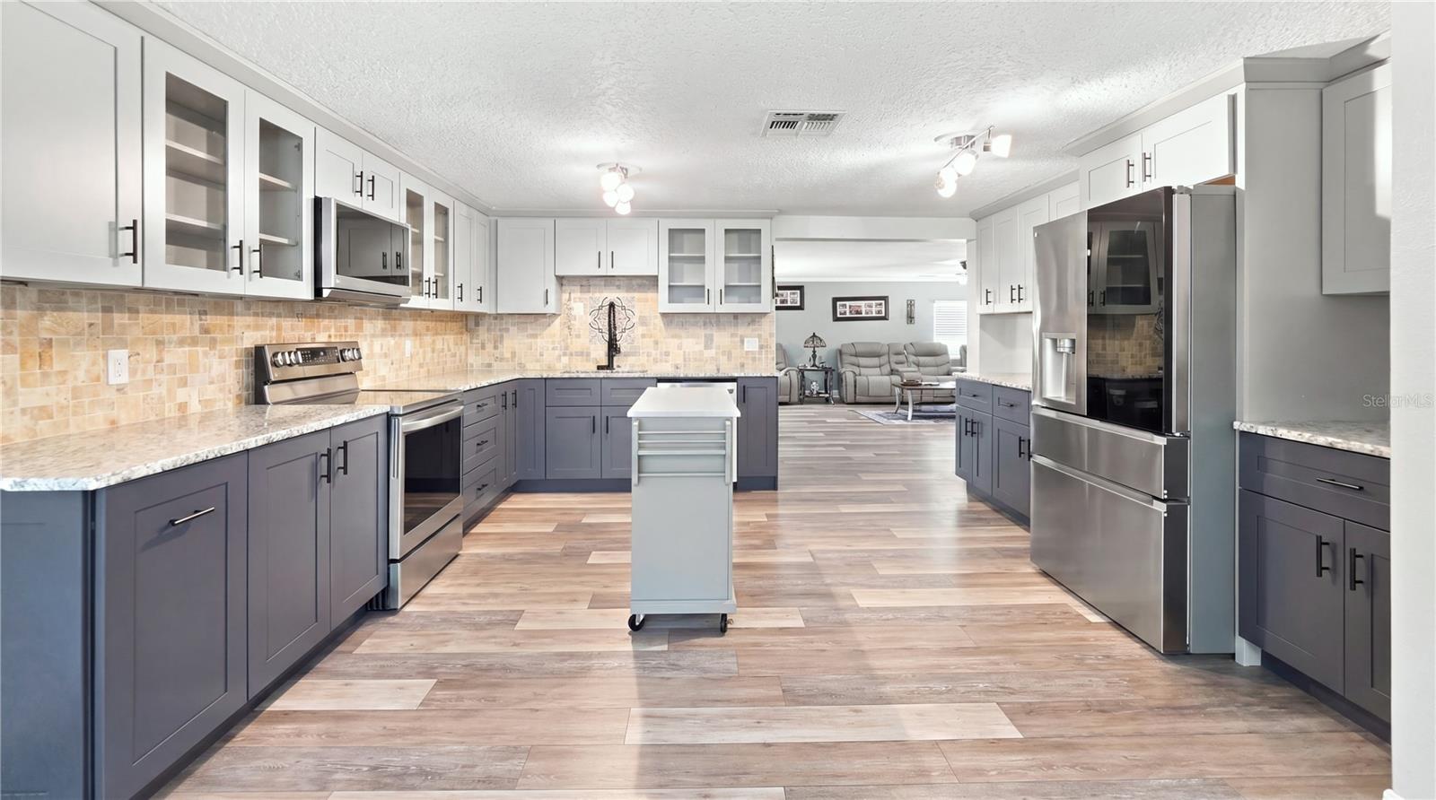 14125 PLUM LN