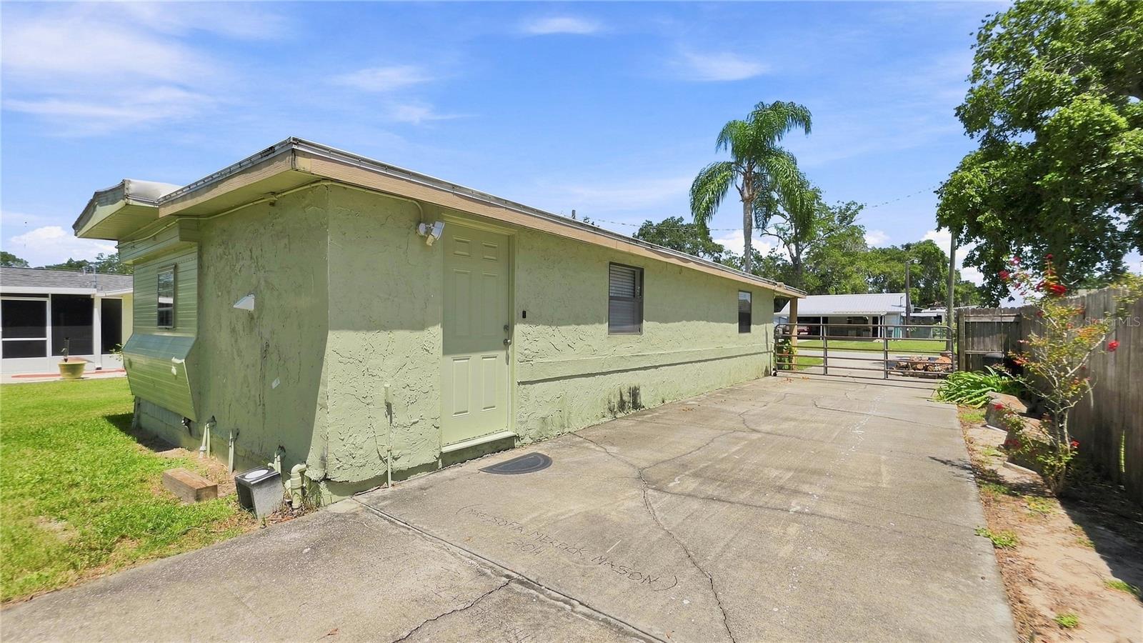 14125 PLUM LN