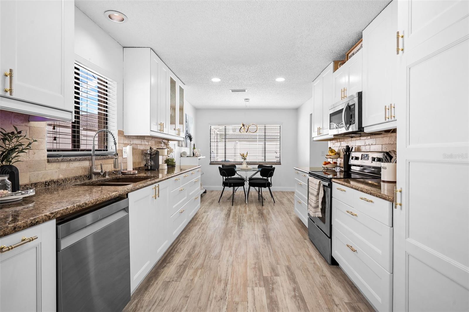 6301 NESTING CT