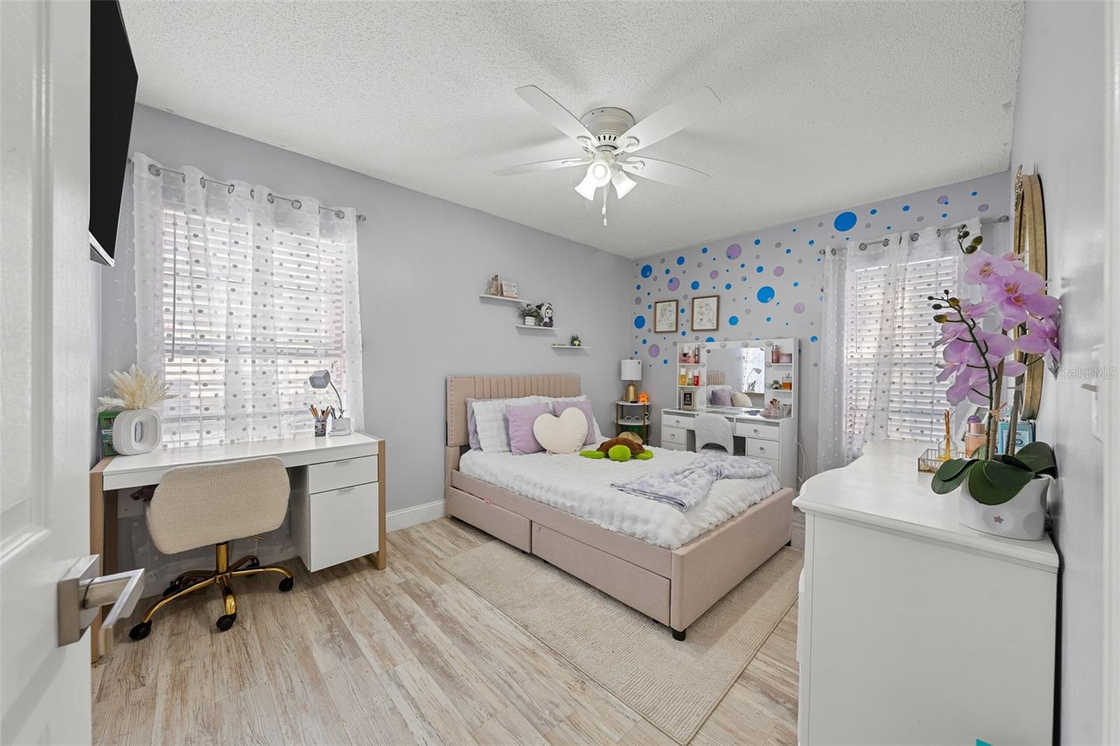 6301 NESTING CT