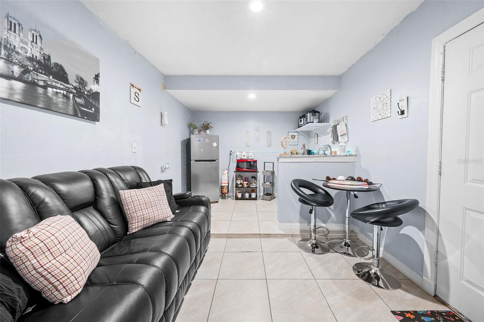6301 NESTING CT