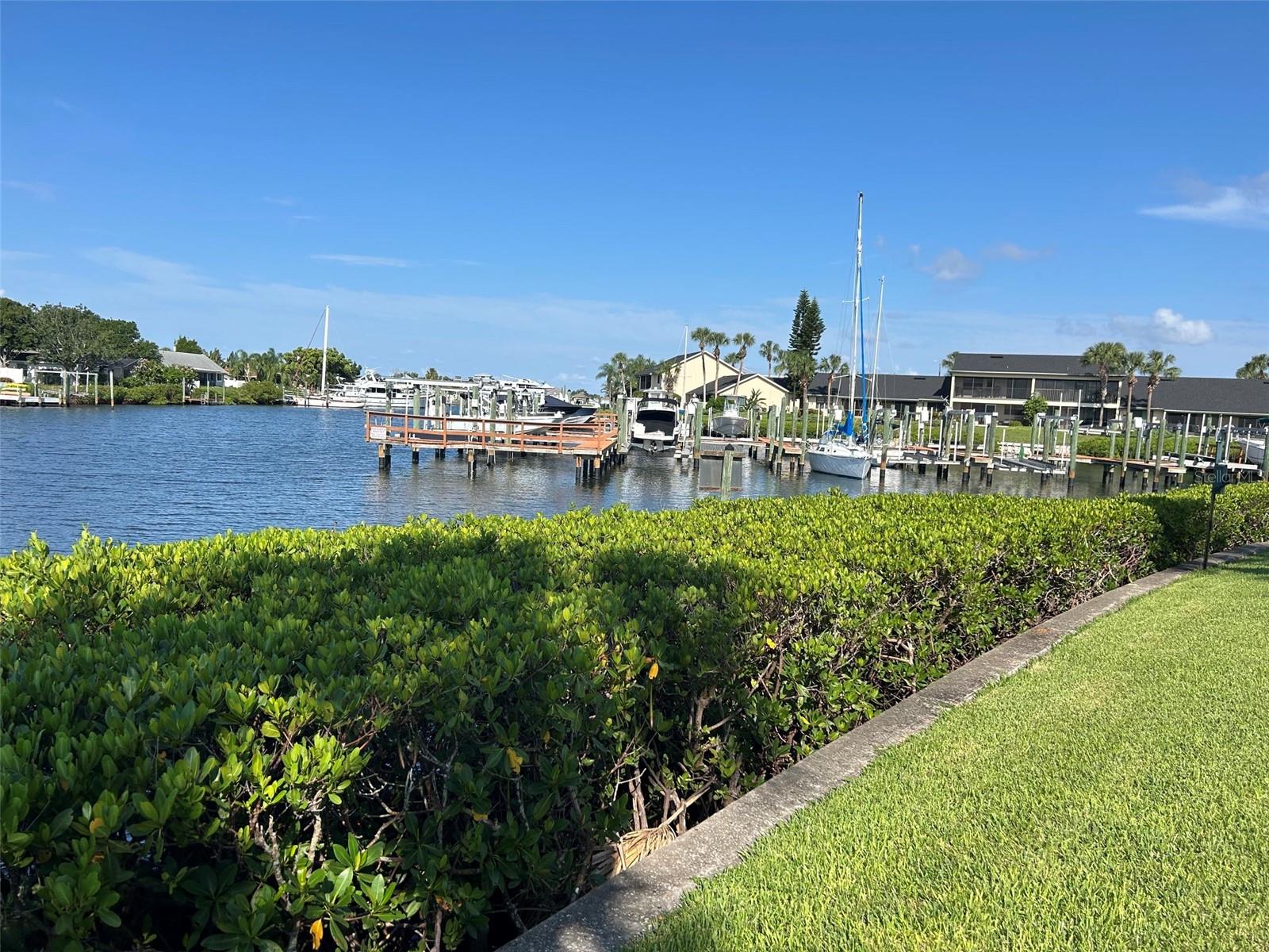 608 Yardarm Dr #4, Apollo Beach