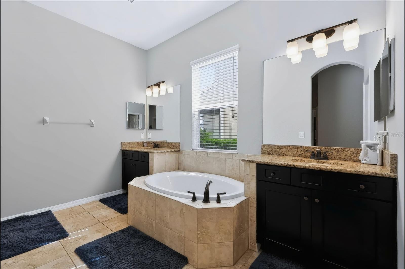 8781 BELLA VITA CIR
