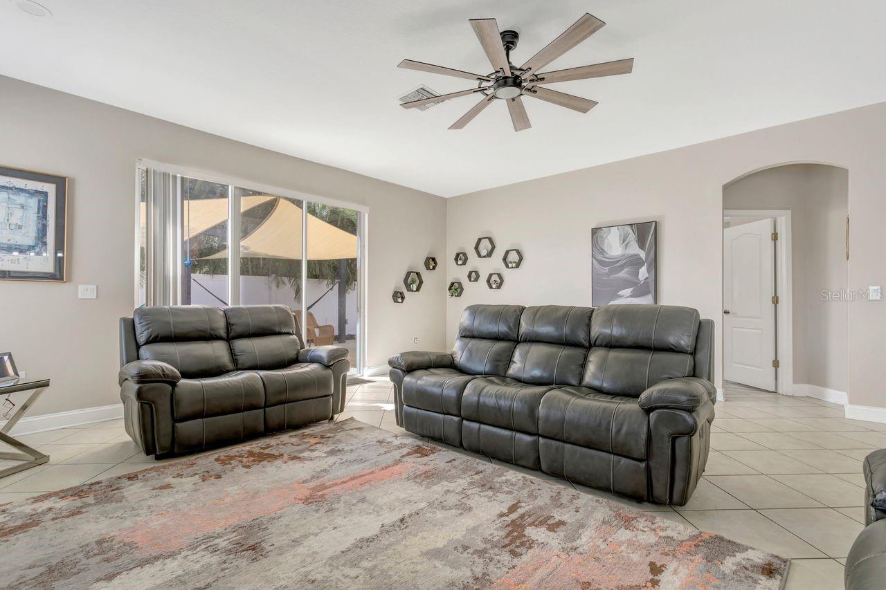 501 STONE BRIAR DR