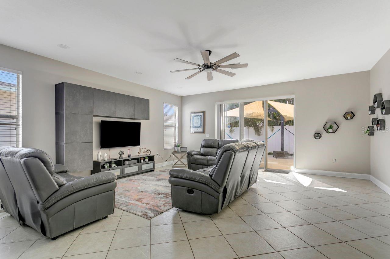 501 STONE BRIAR DR