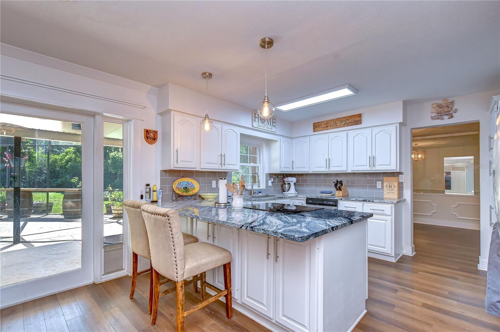 901 WOODVIEW DR