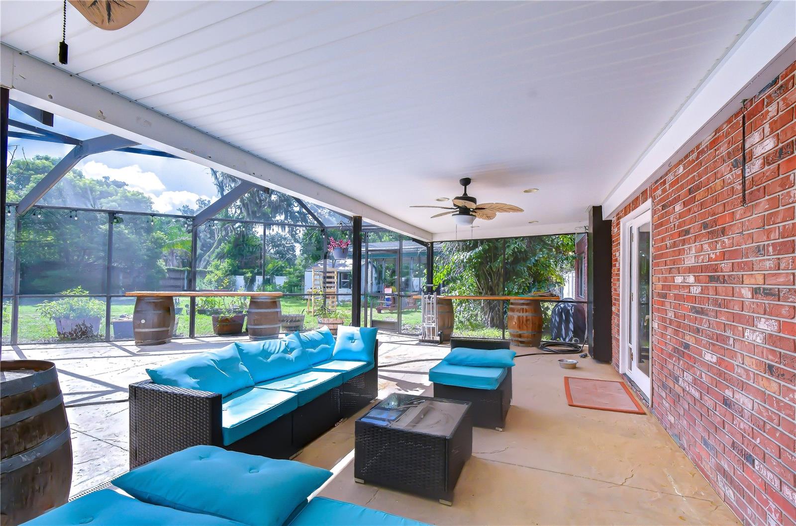 901 WOODVIEW DR