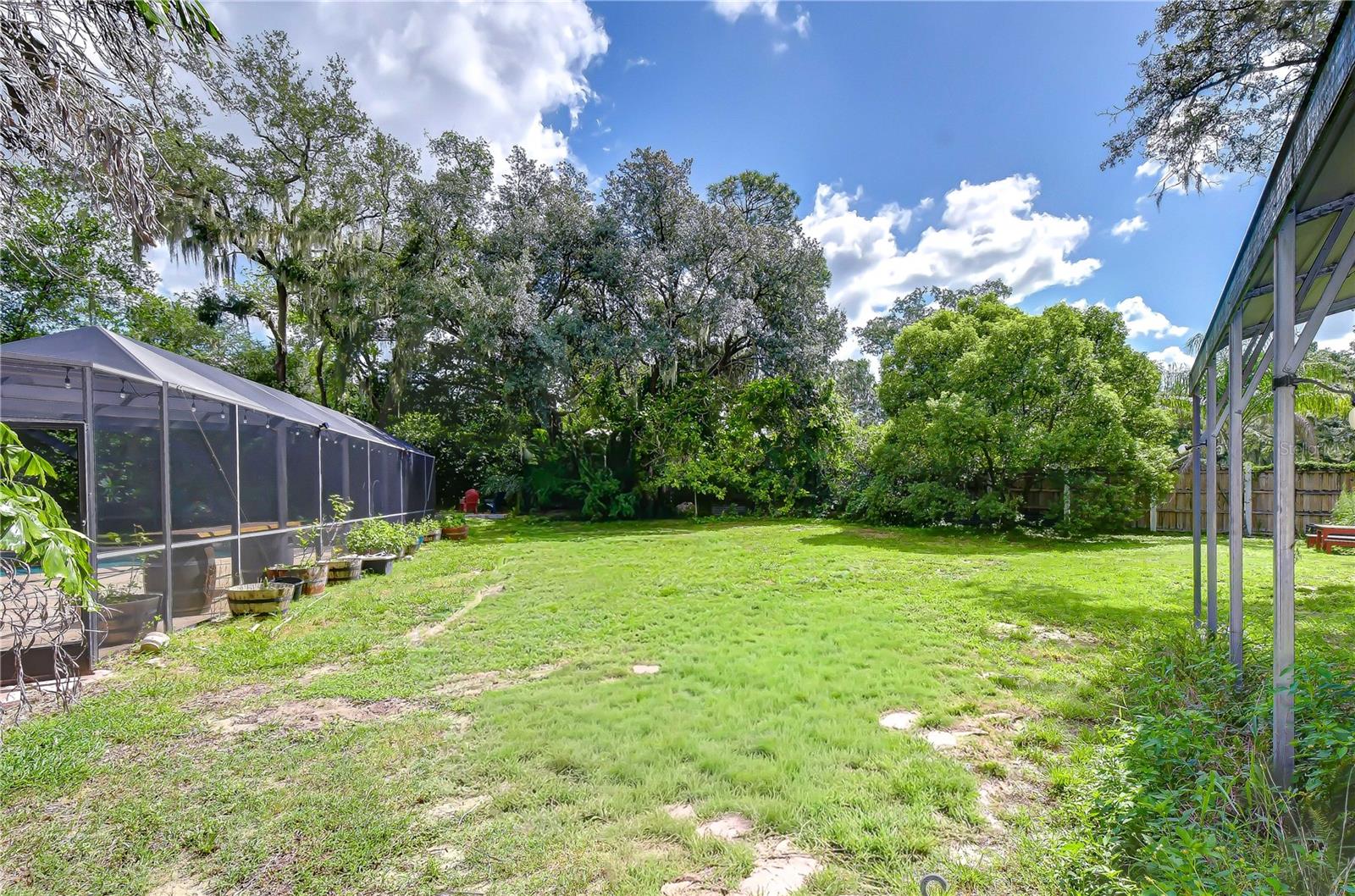 901 WOODVIEW DR