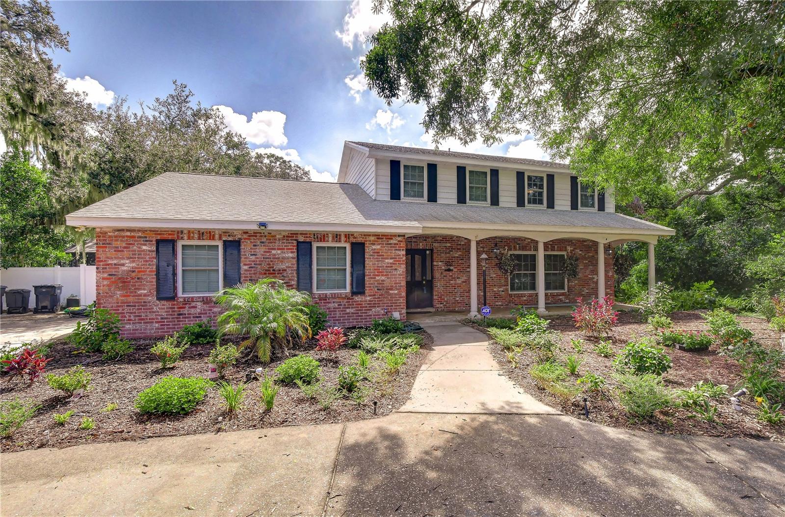 901 WOODVIEW DR