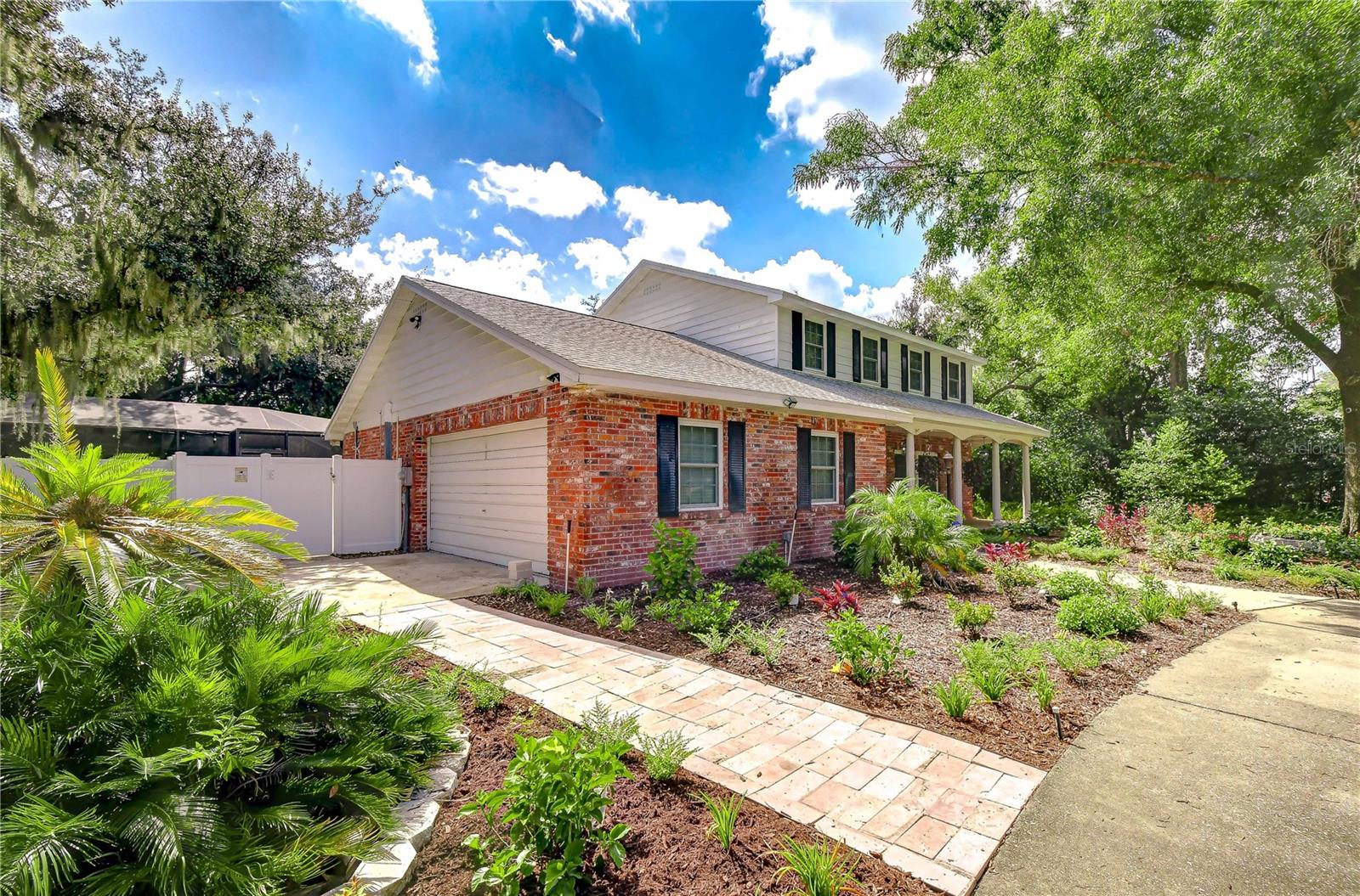 901 WOODVIEW DR