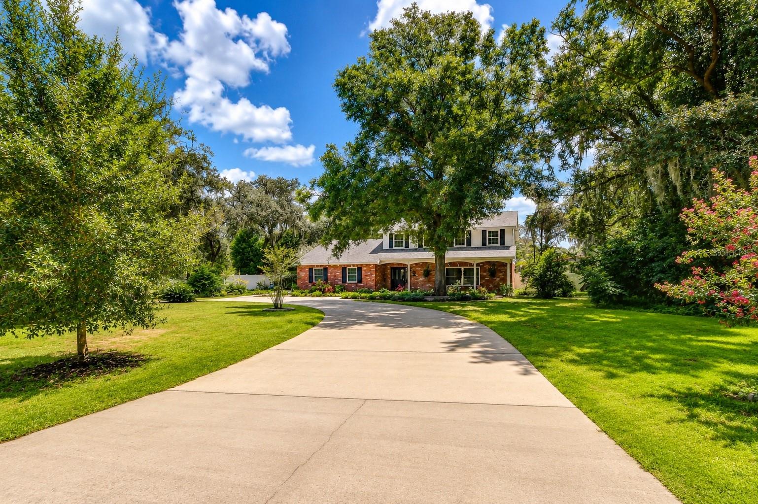 901 WOODVIEW DR
