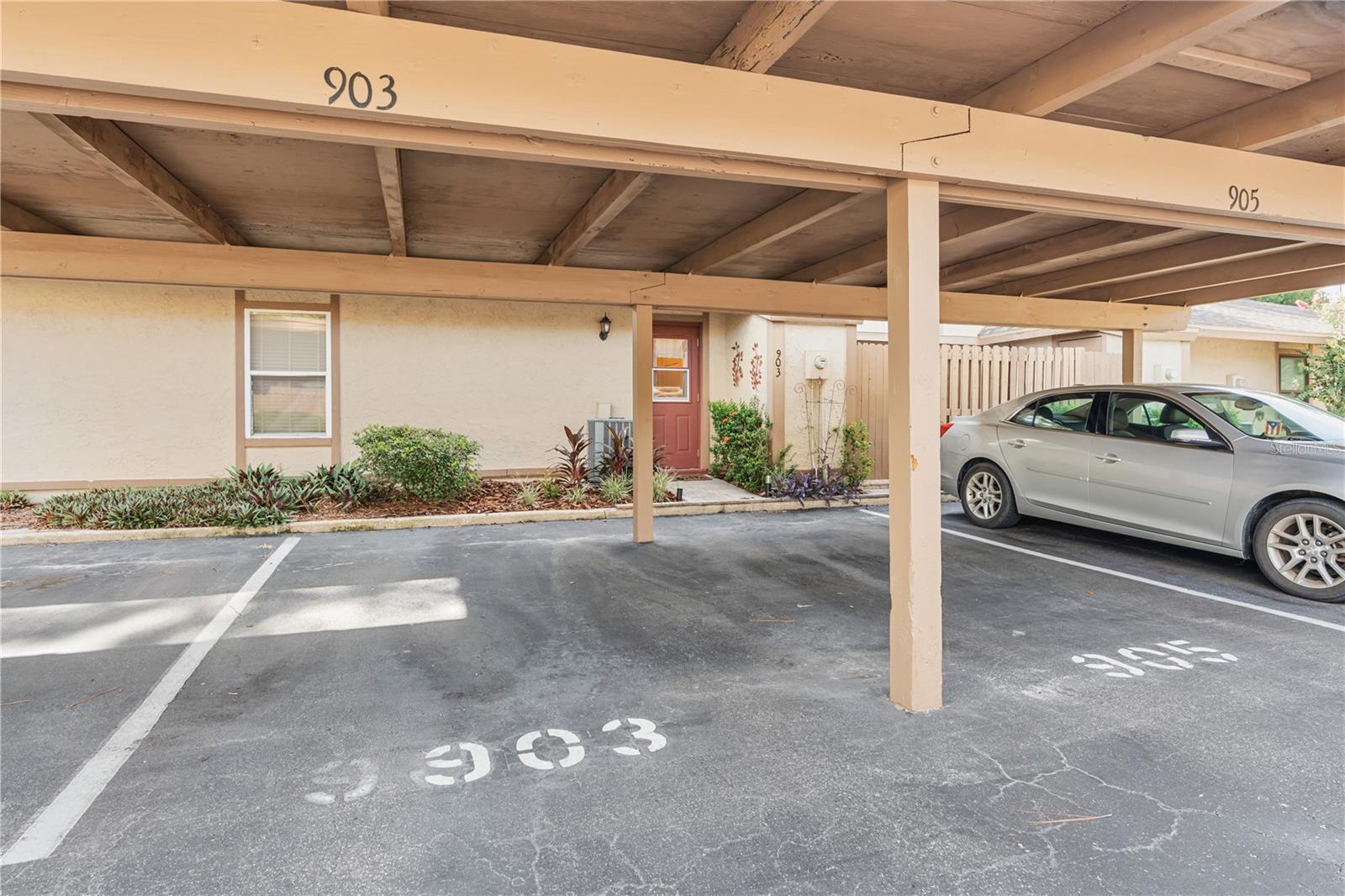 903 BUCK CT