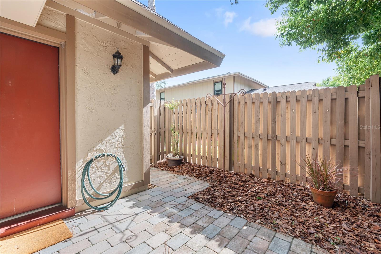 903 BUCK CT