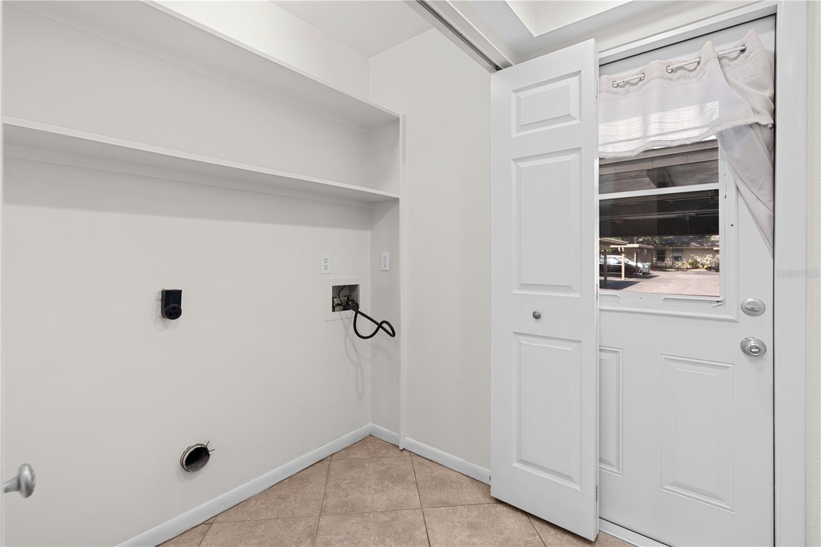 903 BUCK CT