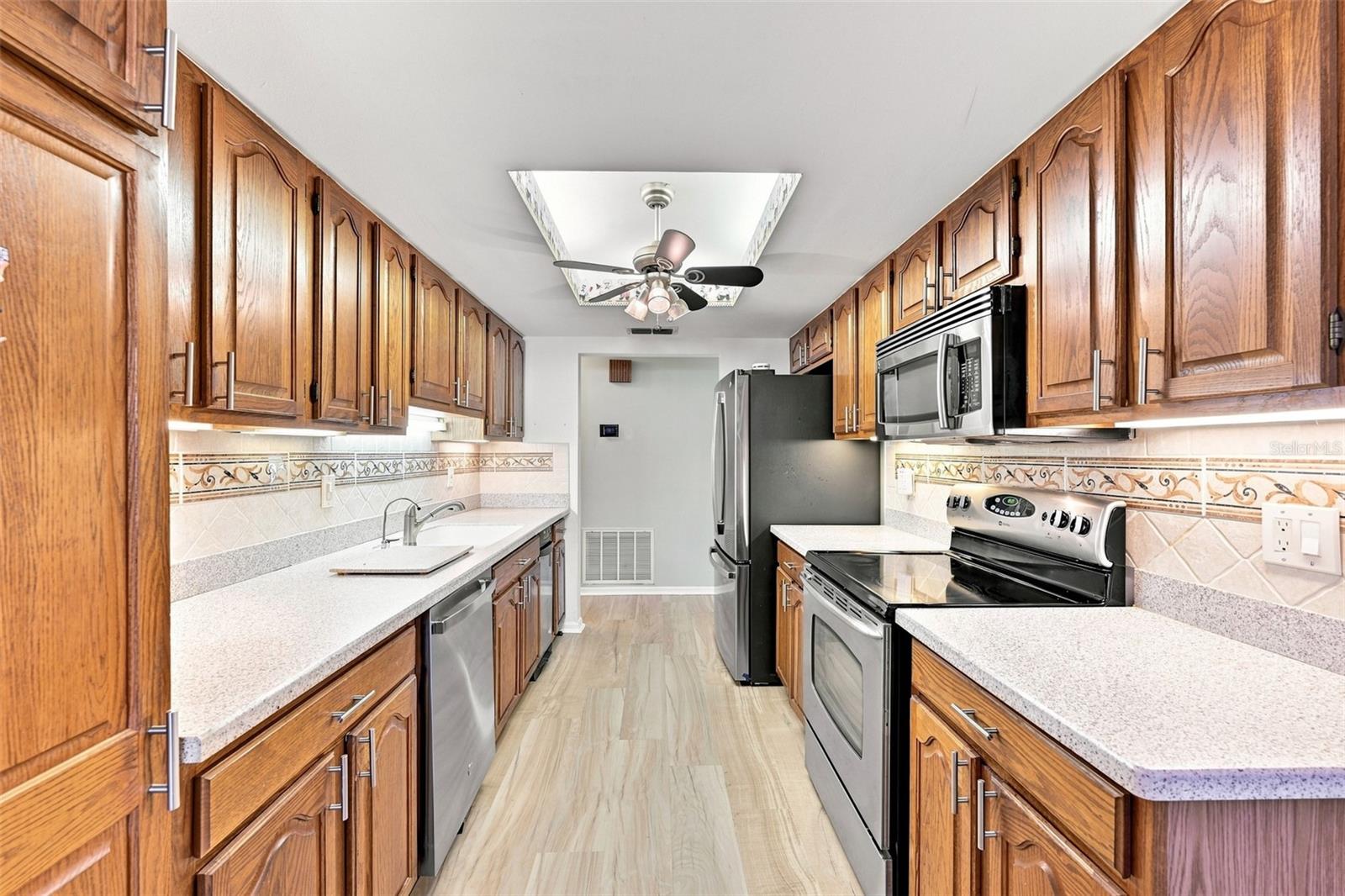 1618 LAYTON CT