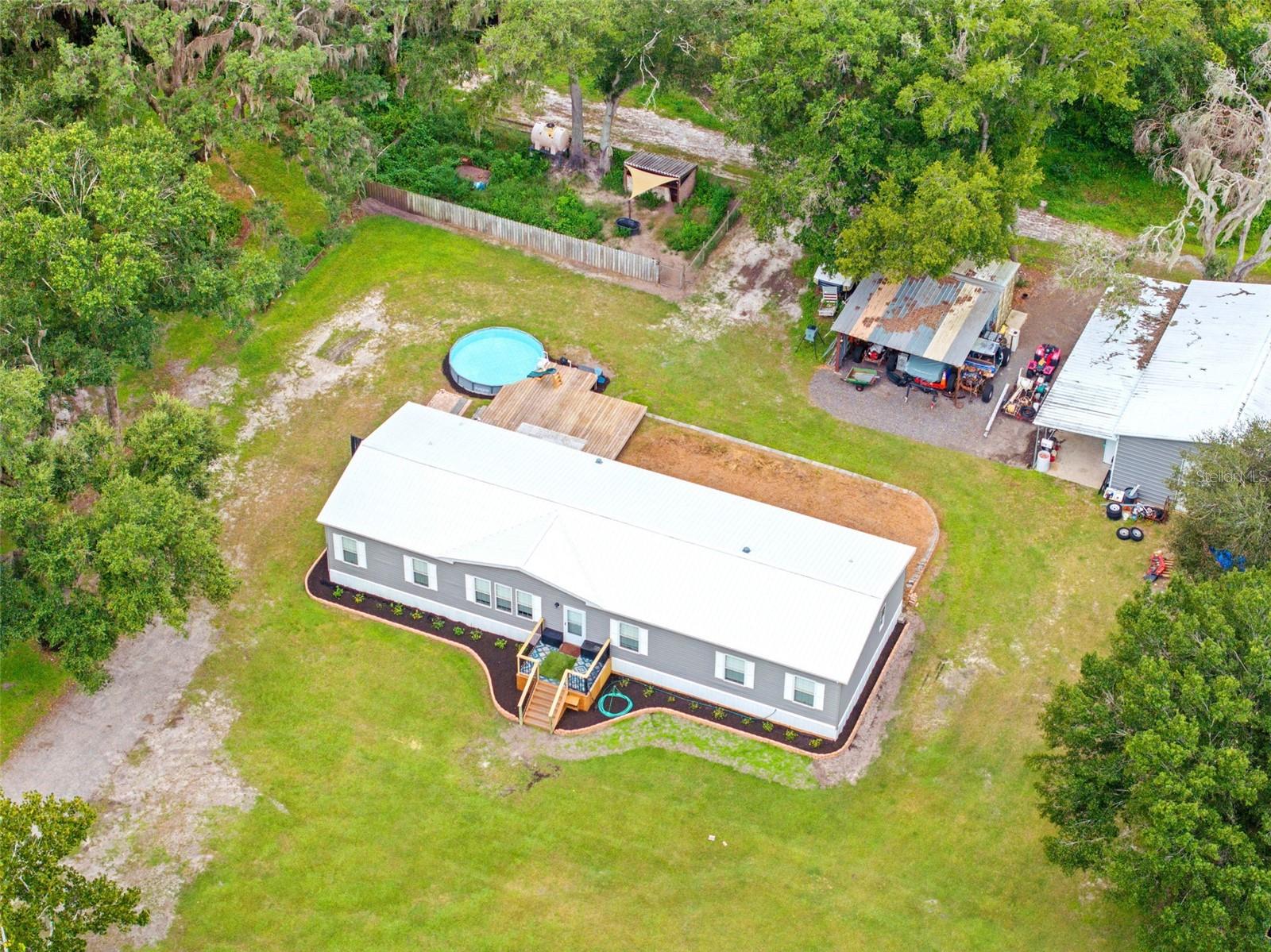 4045 LOURY DR