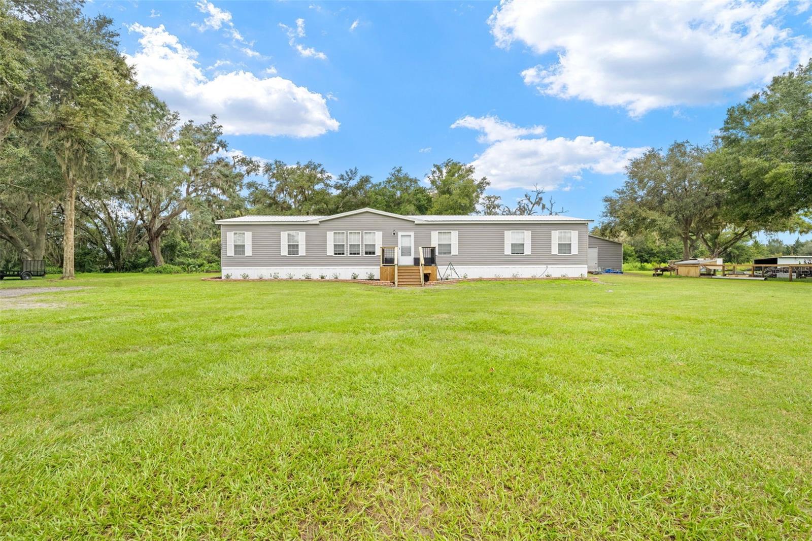 4045 LOURY DR