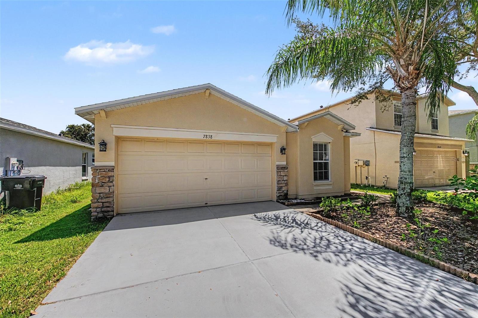 7838 CARRIAGE POINTE DR