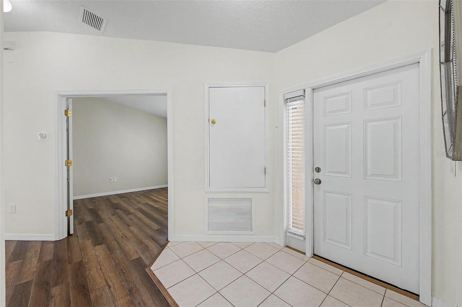 7838 CARRIAGE POINTE DR