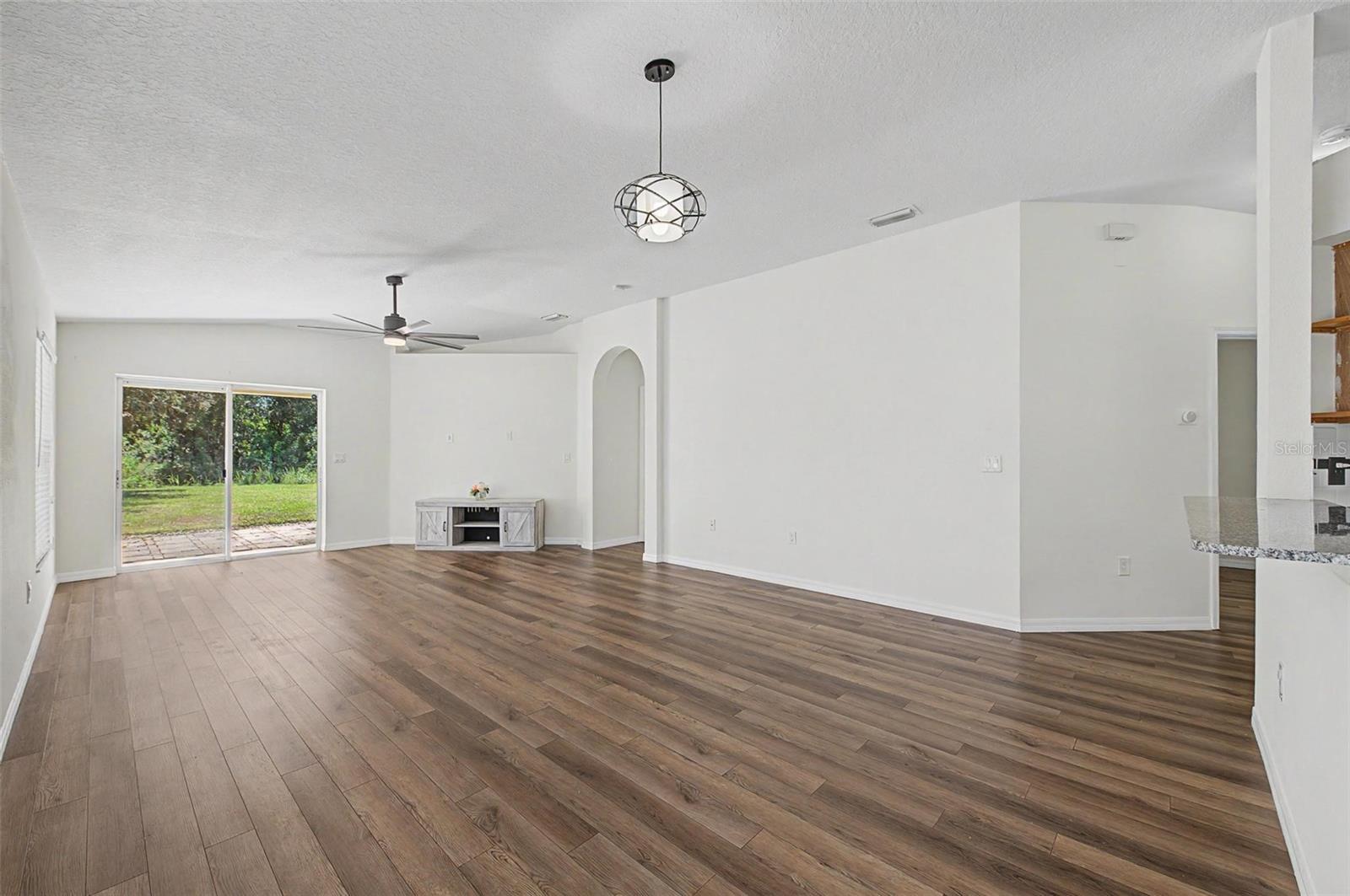 7838 CARRIAGE POINTE DR