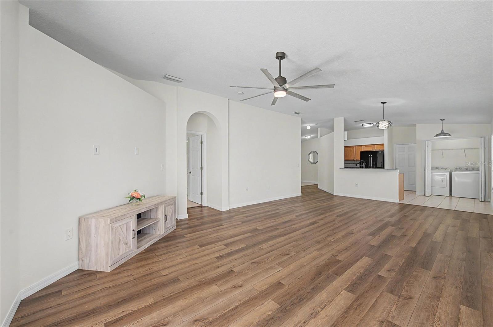 7838 CARRIAGE POINTE DR