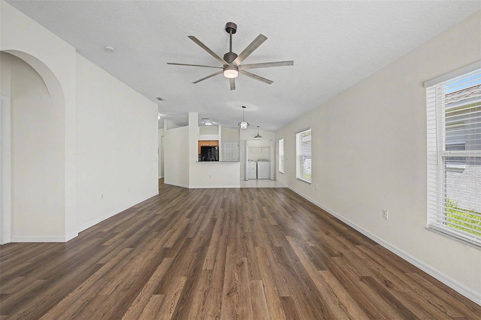 7838 CARRIAGE POINTE DR