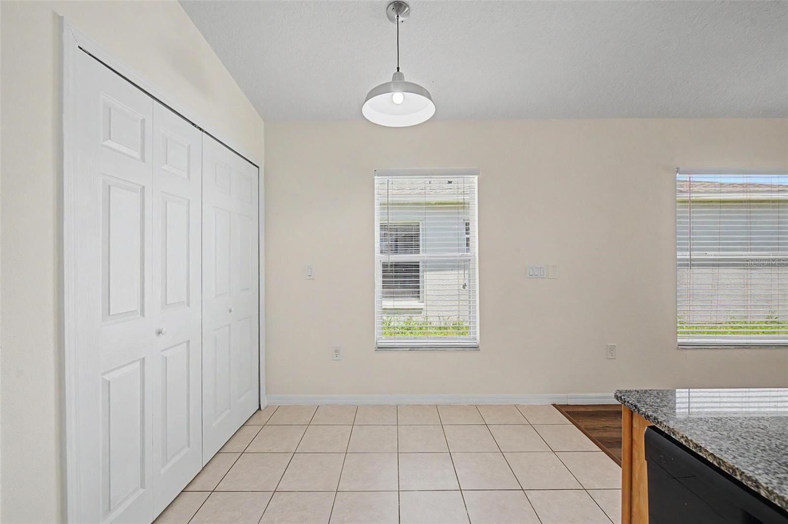 7838 CARRIAGE POINTE DR
