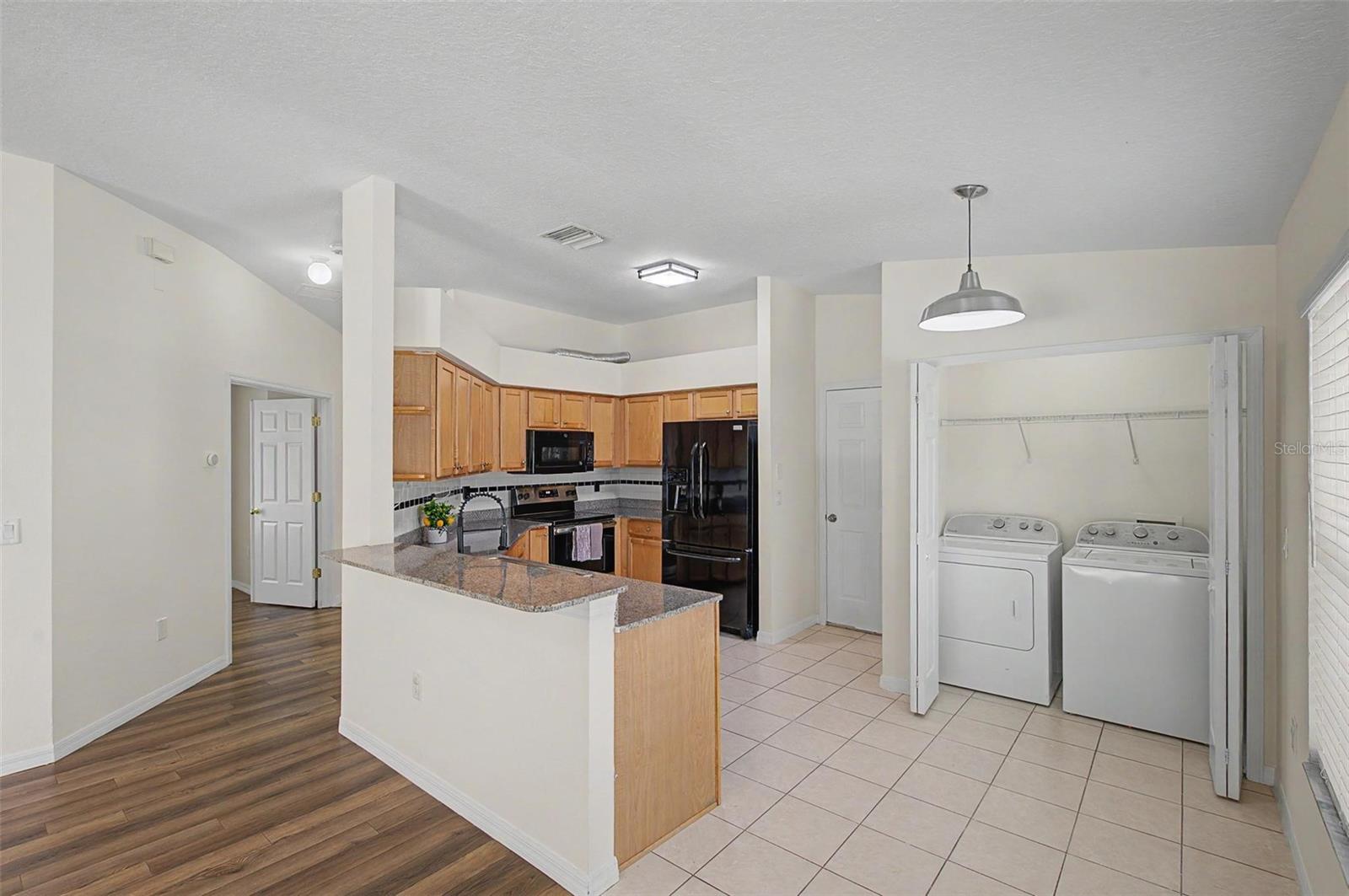 7838 CARRIAGE POINTE DR