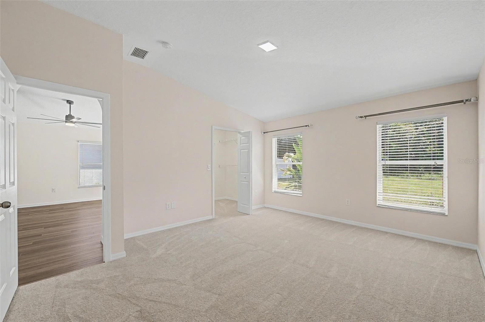 7838 CARRIAGE POINTE DR