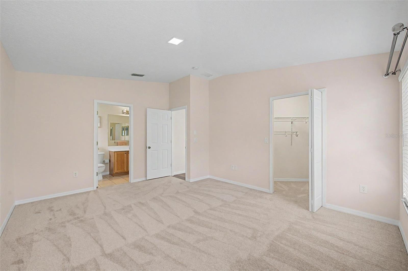7838 CARRIAGE POINTE DR