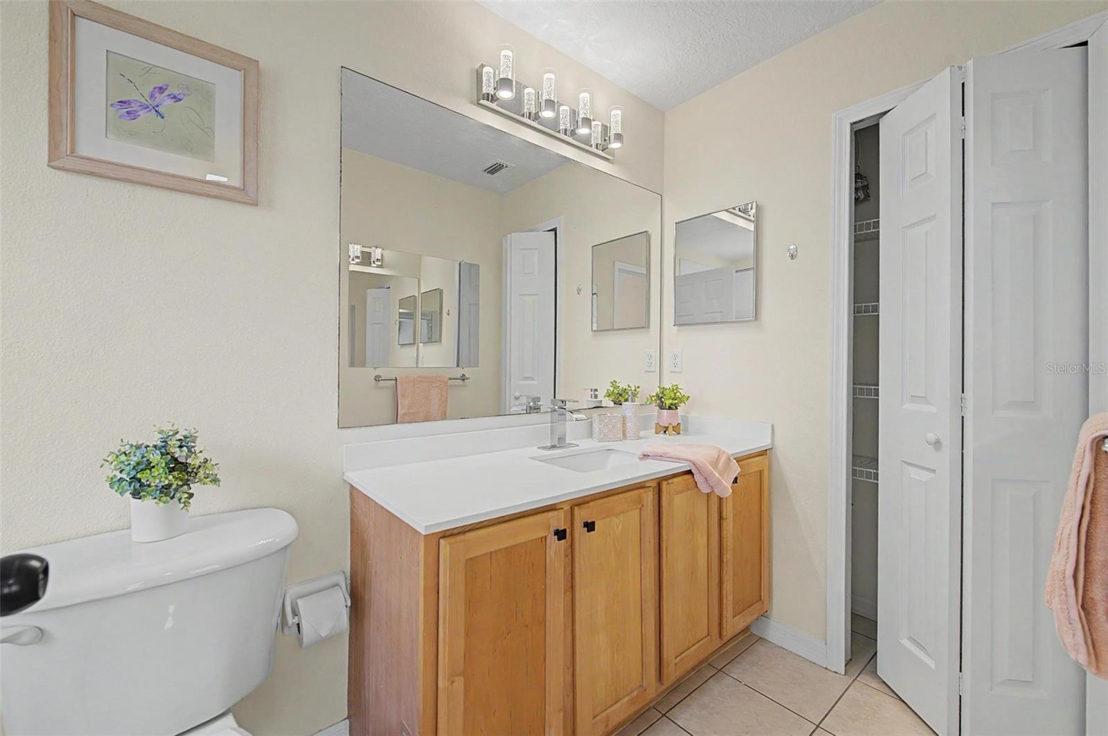 7838 CARRIAGE POINTE DR