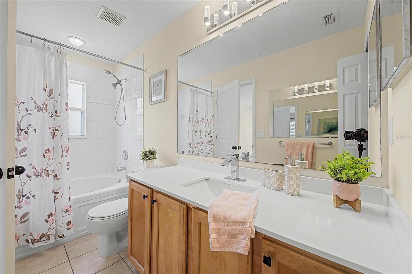7838 CARRIAGE POINTE DR