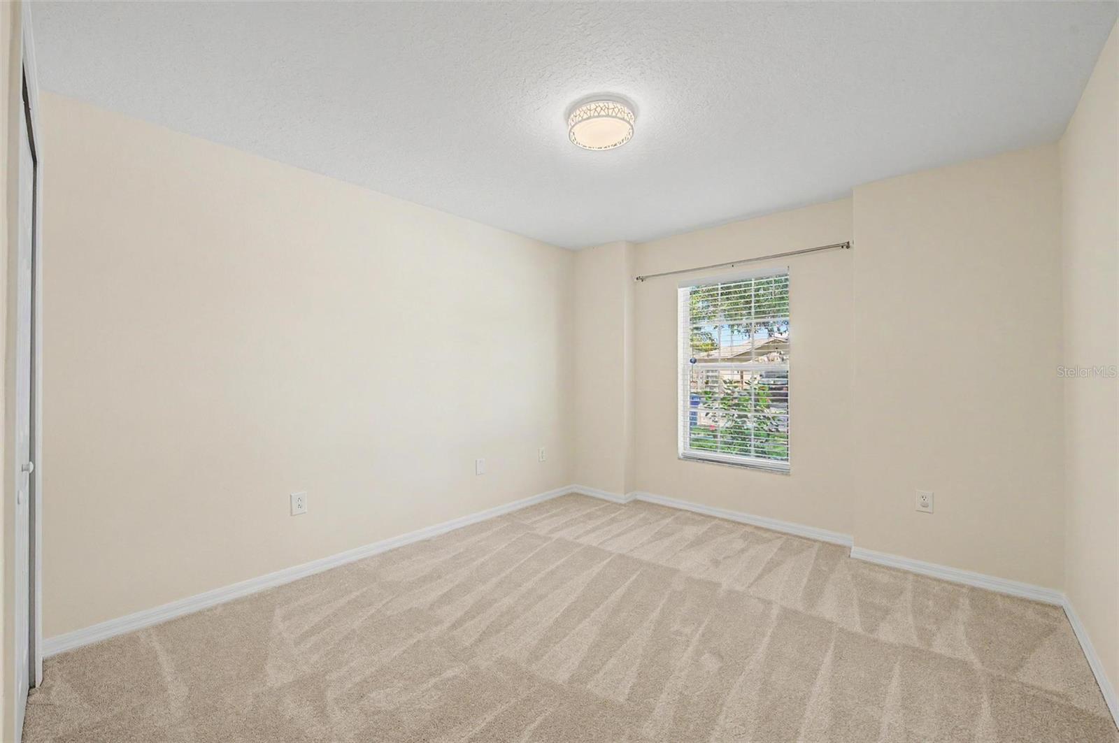 7838 CARRIAGE POINTE DR