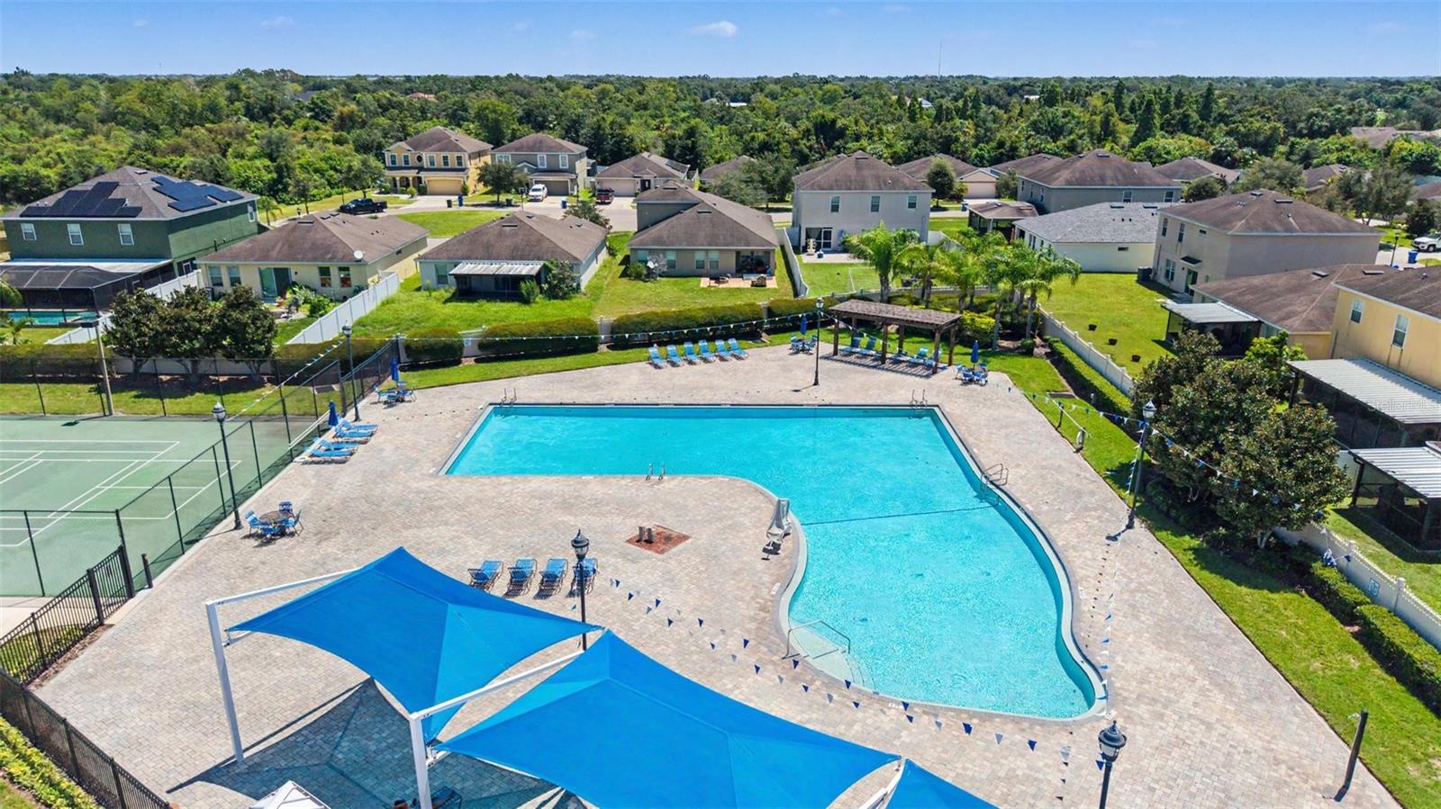 7838 CARRIAGE POINTE DR