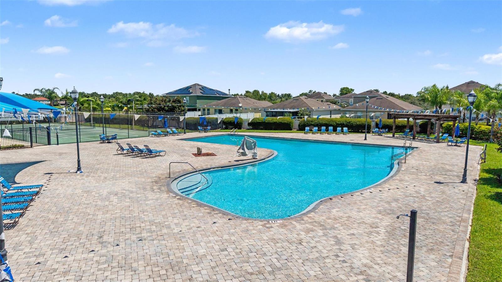 7838 CARRIAGE POINTE DR