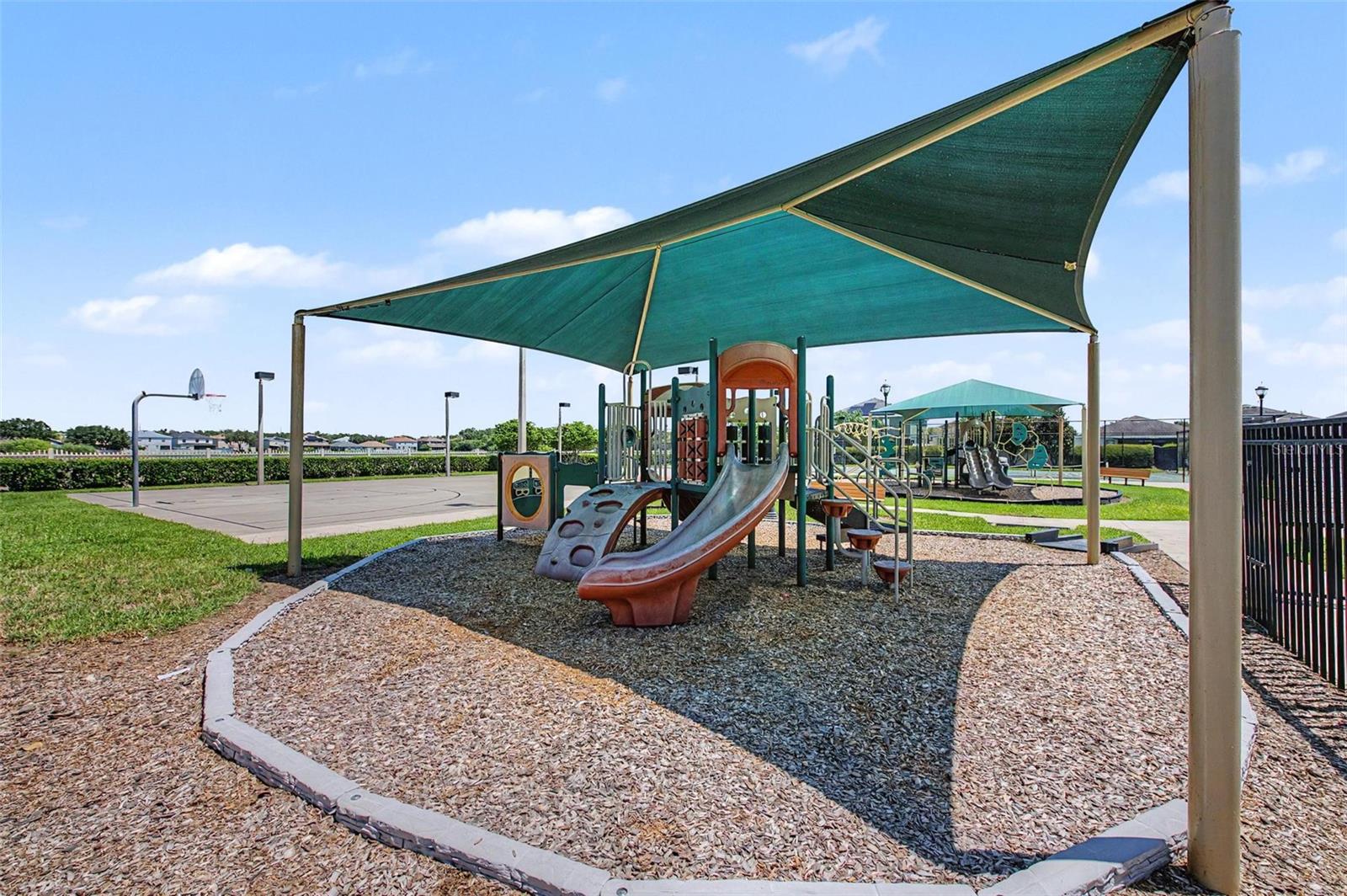 7838 CARRIAGE POINTE DR