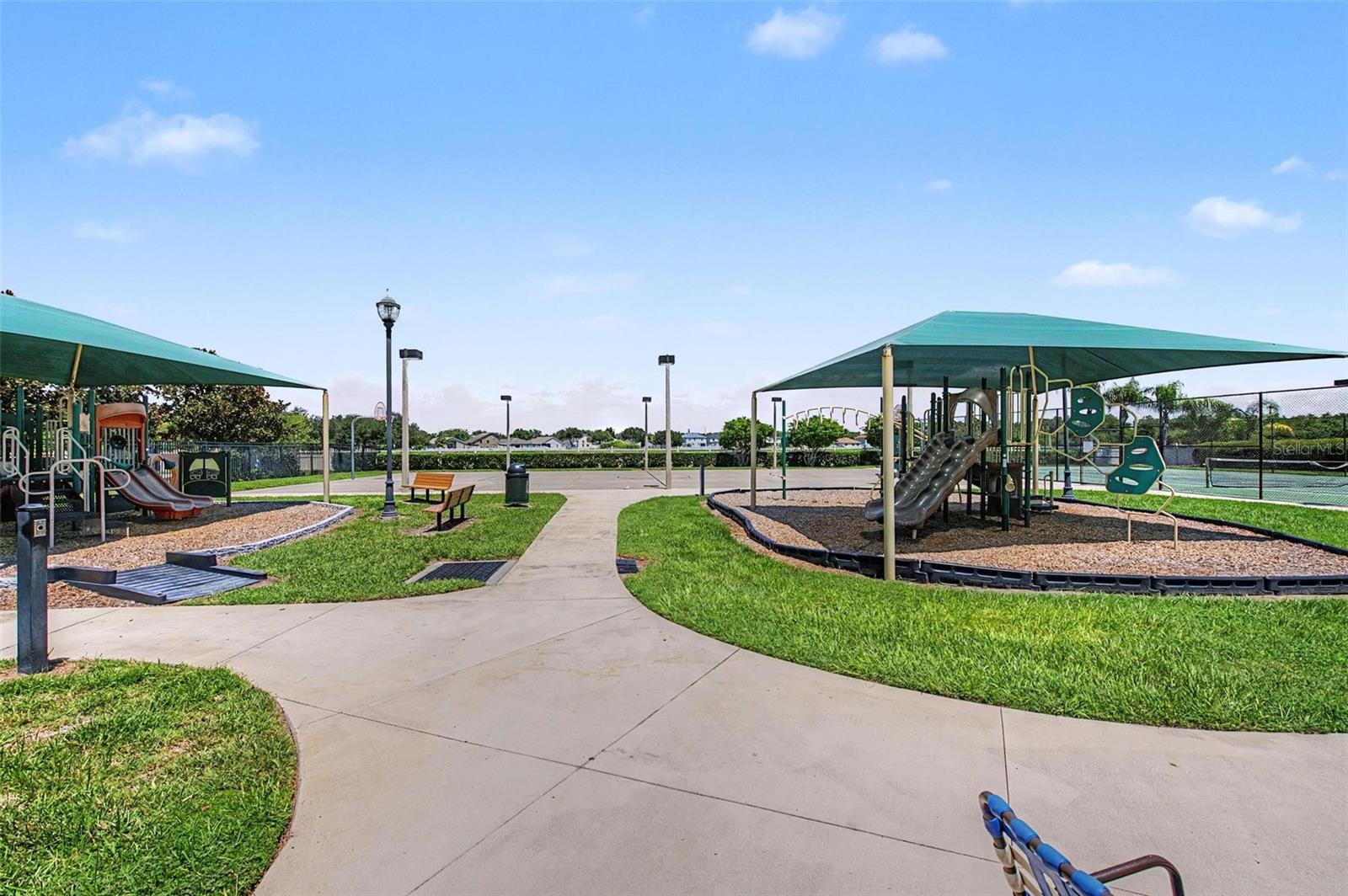 7838 CARRIAGE POINTE DR