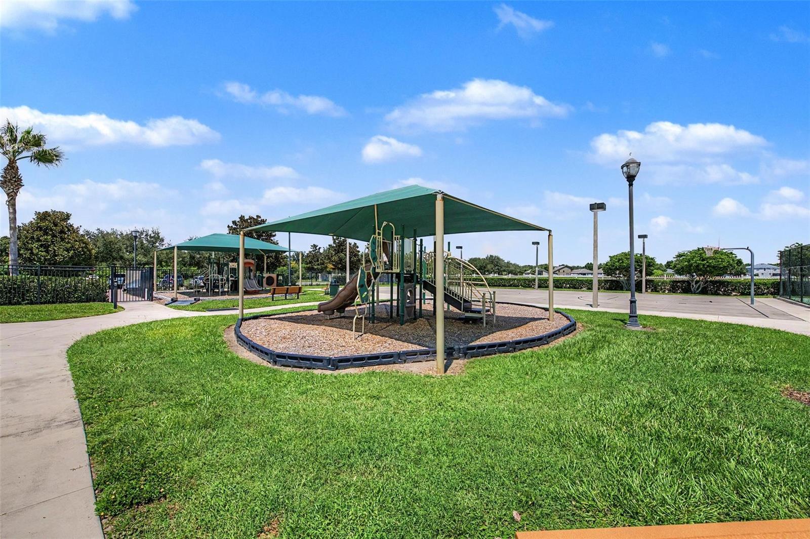 7838 CARRIAGE POINTE DR