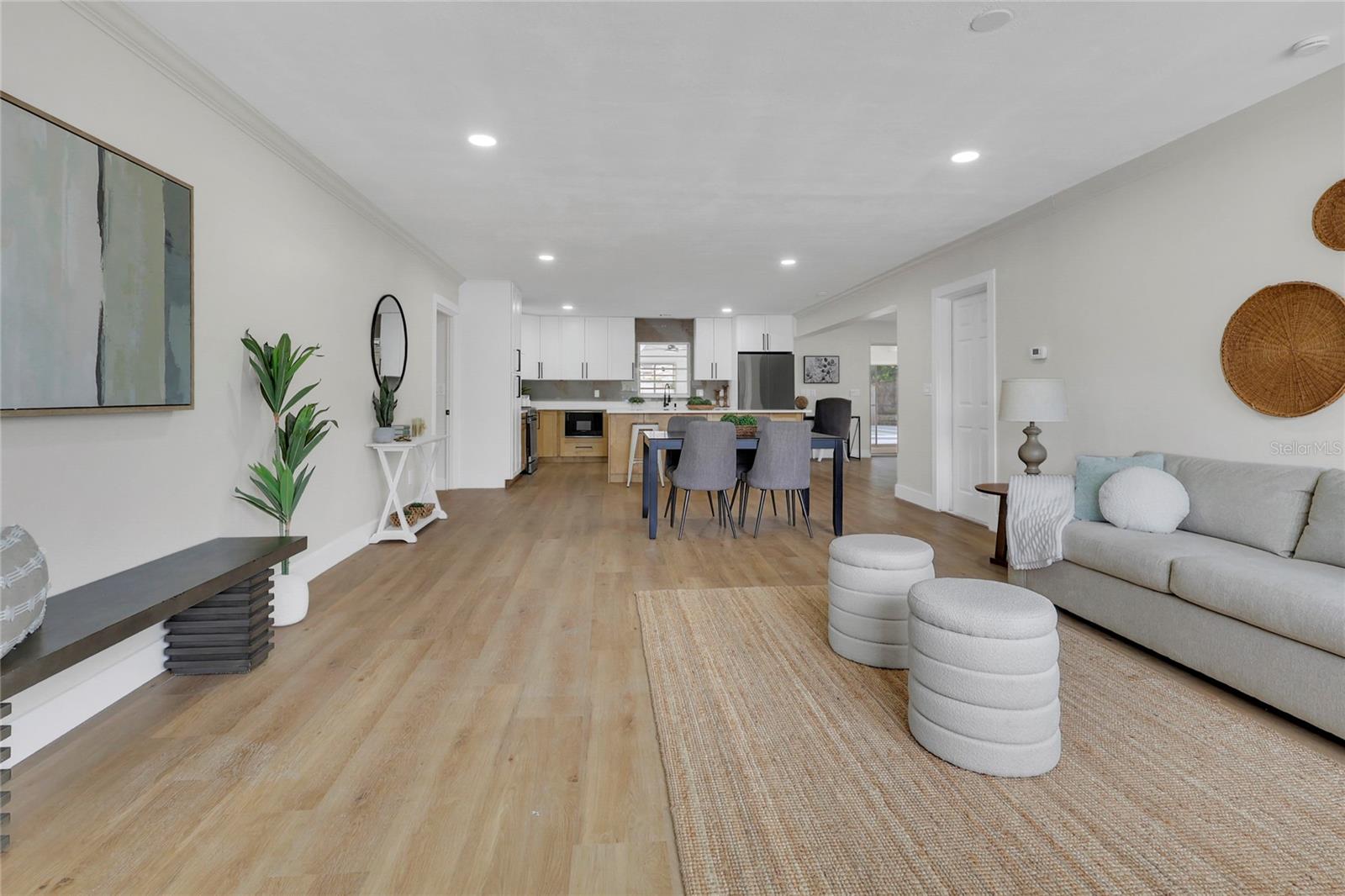 5627 OAKLAND DR